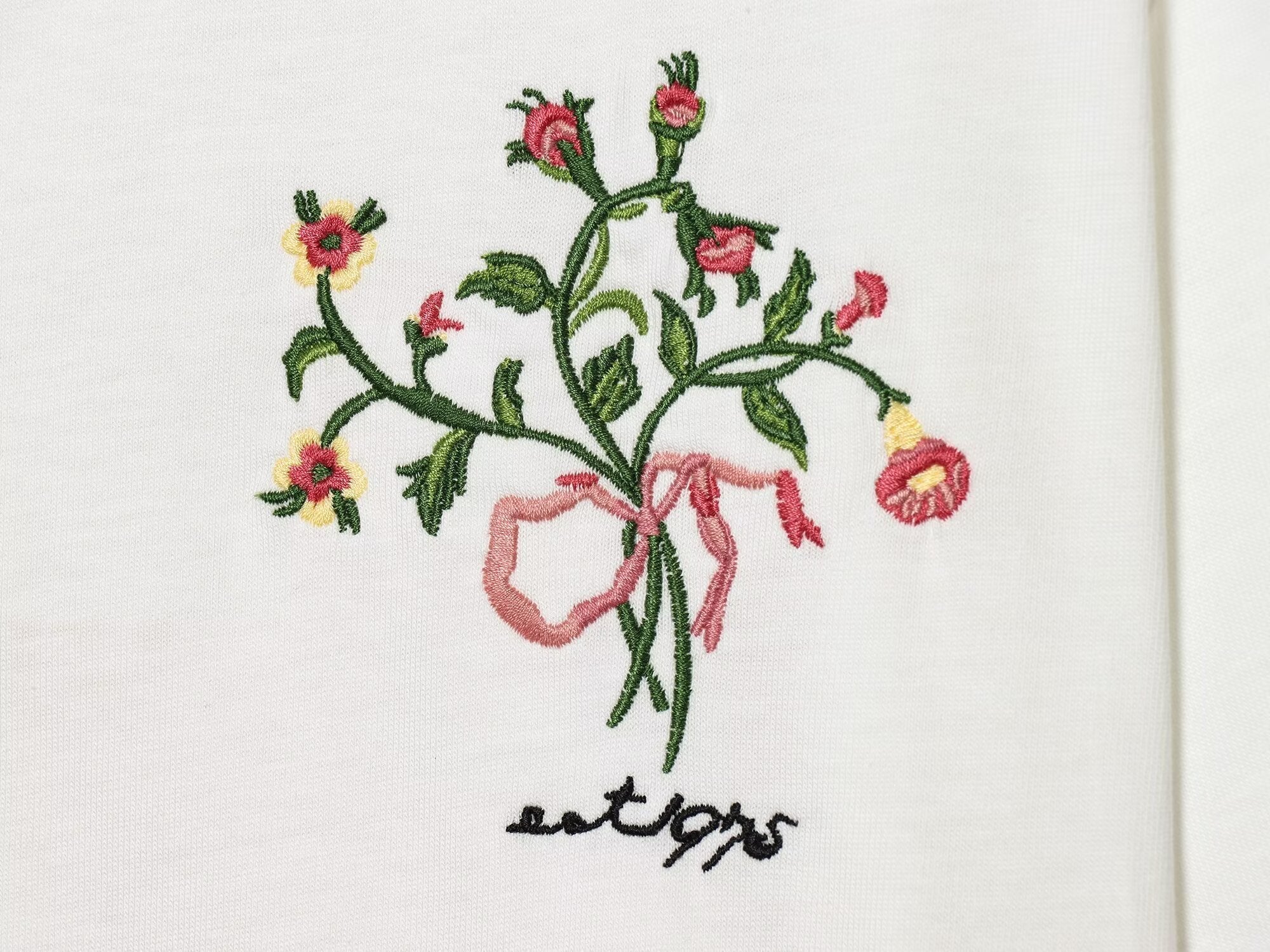 Women's Comfortable O Neck Embroidered Flower T-shirt